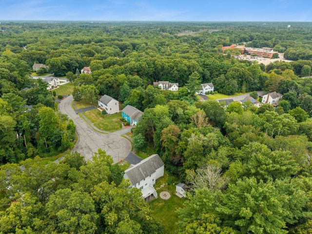 24 Penniman Cir, Stoughton, MA 02072