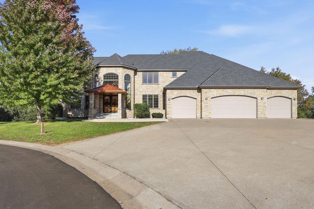 5402 102nd Trail N, Brooklyn Park, MN 55443 — exterior