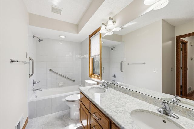 21955 Finley Court N, Forest Lake, MN 55025