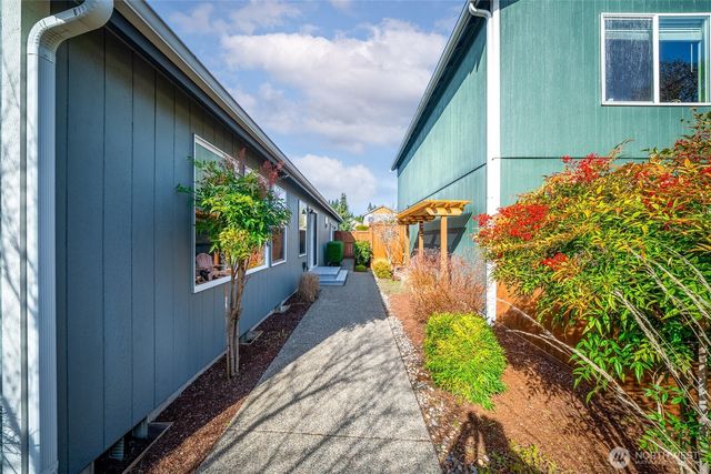 1629 Sundrop Lane SE, Tumwater, WA 98501