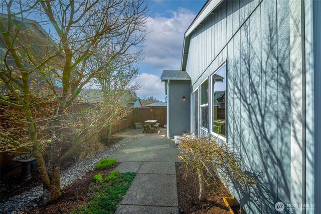 1629 Sundrop Lane SE, Tumwater, WA 98501