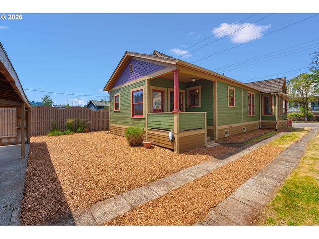 806 WASHINGTON St, Oregon City, OR 97045