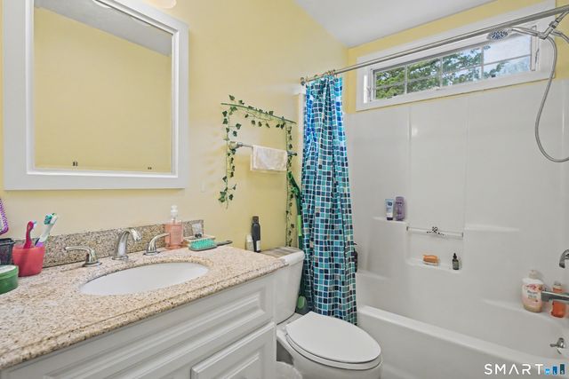 75 Heather Glen Lane, Groton, CT 06355
