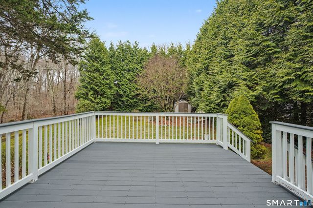 75 Heather Glen Lane, Groton, CT 06355