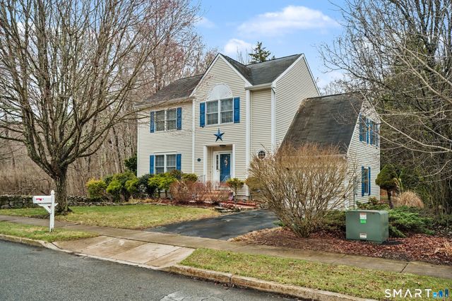 75 Heather Glen Lane, Groton, CT 06355