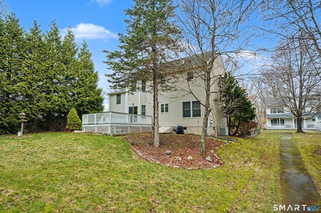 75 Heather Glen Lane, Groton, CT 06355