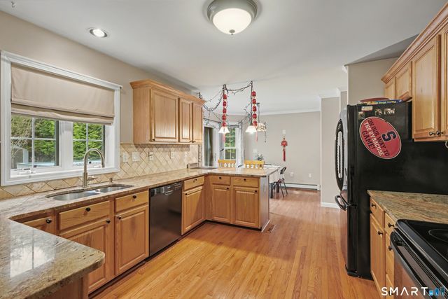 75 Heather Glen Lane, Groton, CT 06355