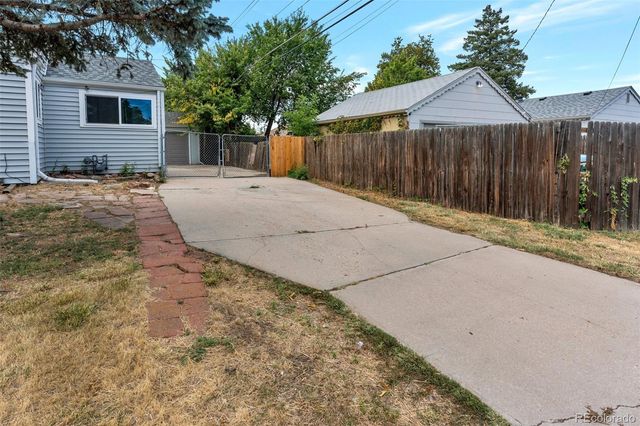11612 Del Mar Parkway, Aurora, CO 80010