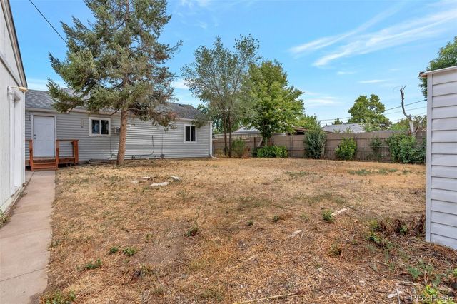 11612 Del Mar Parkway, Aurora, CO 80010