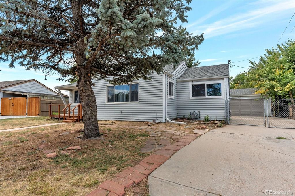 11612 Del Mar Parkway, Aurora, CO 80010