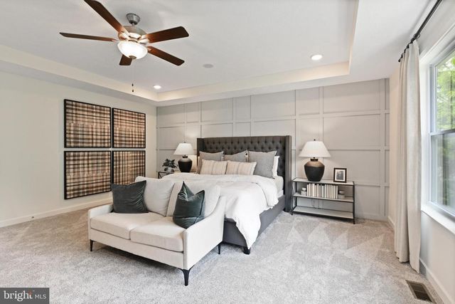 109 HILLSDALE DR, Fredericksburg, VA 22405