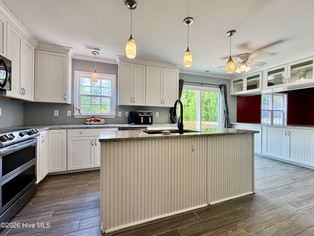 2007 Melodie Lane, Morehead City, NC 28557