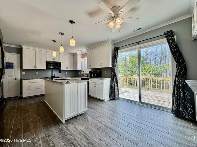 2007 Melodie Lane, Morehead City, NC 28557