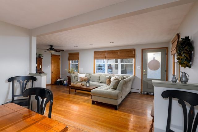 95 Saint Nicholas Avenue, Worcester, MA 01606