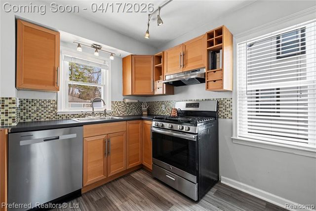 15026 Sunbury Street, Livonia, MI 48154