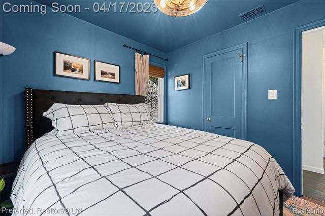 15026 Sunbury Street, Livonia, MI 48154