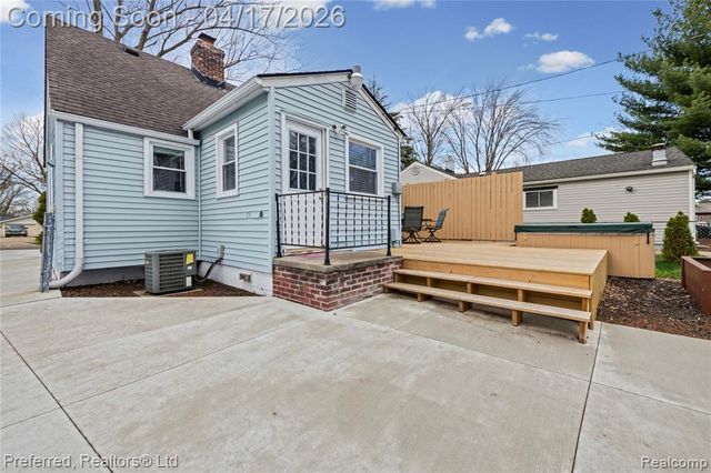 15026 Sunbury Street, Livonia, MI 48154