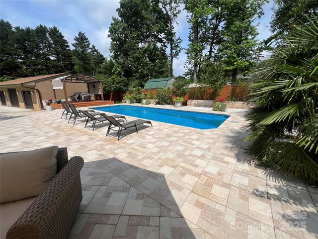 8104 Stem Court, Charlotte, NC 28227