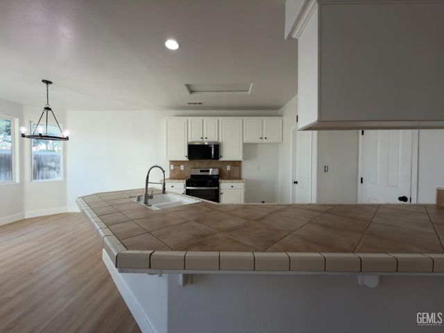10909 Lewelling Street, Bakersfield, CA 93312