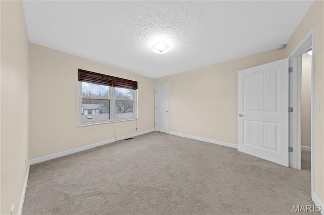 13176 Royal Pines Drive, Maryland Heights, MO 63146