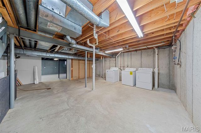 13176 Royal Pines Drive, Maryland Heights, MO 63146