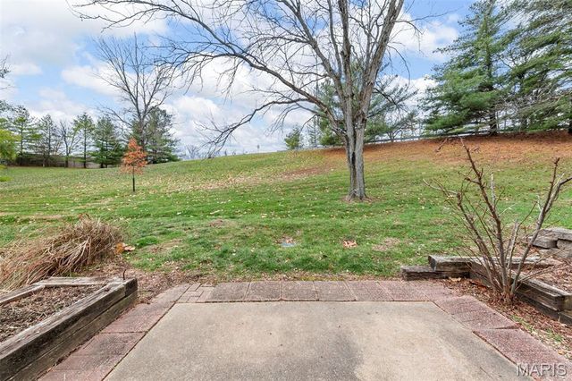 13176 Royal Pines Drive, Maryland Heights, MO 63146