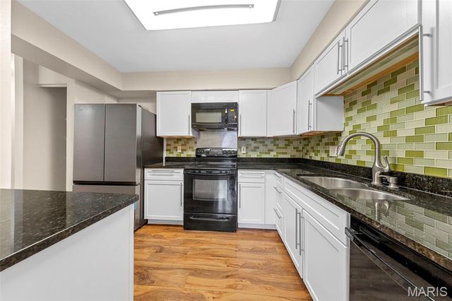 13176 Royal Pines Drive, Maryland Heights, MO 63146