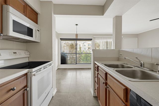 4011 Nasa Rd 1 406, El Lago, TX 77586