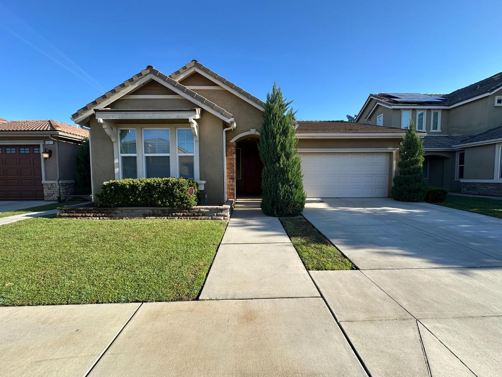 Image 1 of property listing at 3521 Buckingham Avenue, Clovis, CA 93619