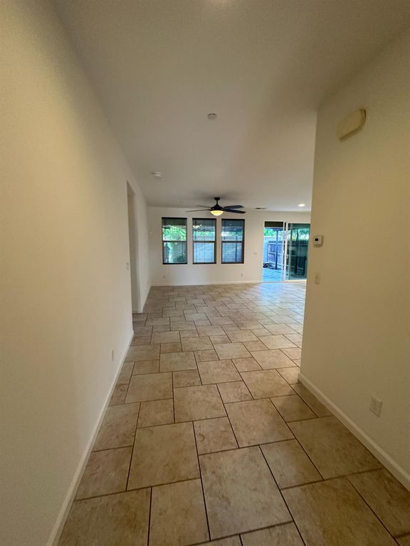 Image 10 of property listing at 3521 Buckingham Avenue, Clovis, CA 93619