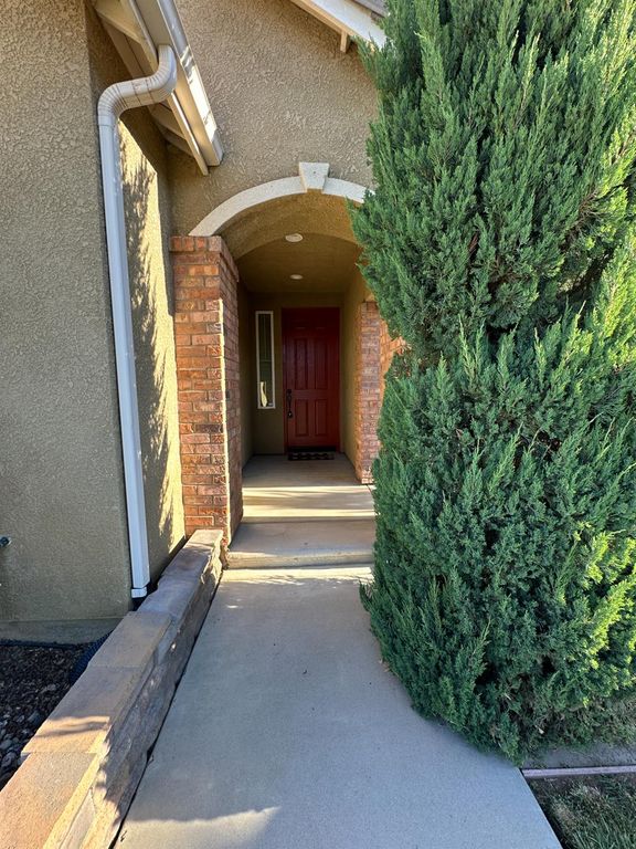Image 2 of property listing at 3521 Buckingham Avenue, Clovis, CA 93619