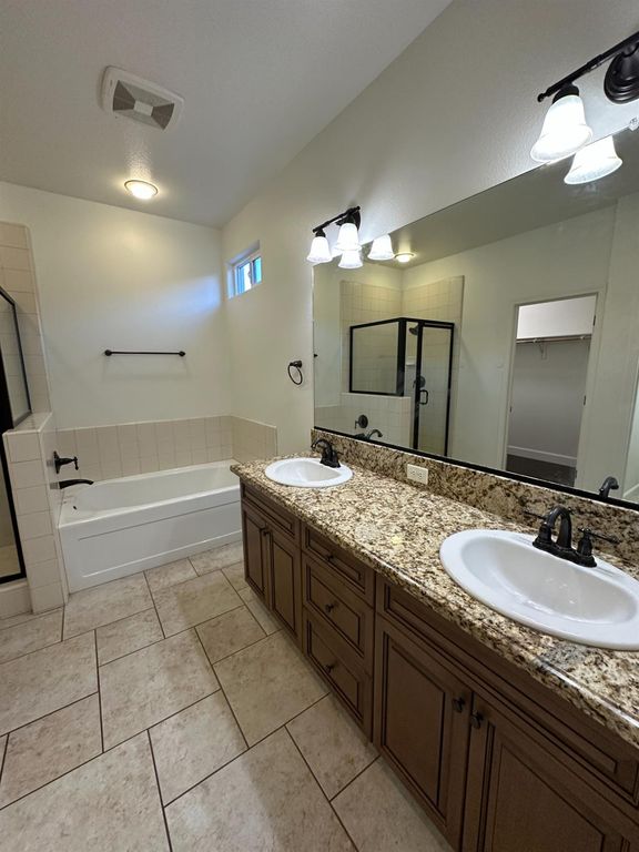 Image 20 of property listing at 3521 Buckingham Avenue, Clovis, CA 93619