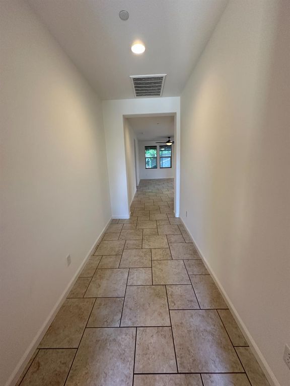 Image 3 of property listing at 3521 Buckingham Avenue, Clovis, CA 93619