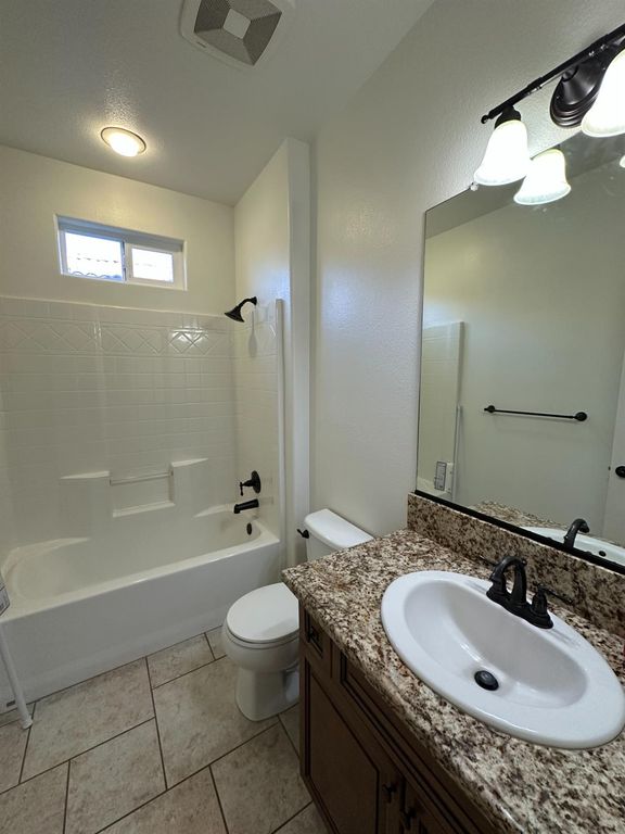 Image 7 of property listing at 3521 Buckingham Avenue, Clovis, CA 93619