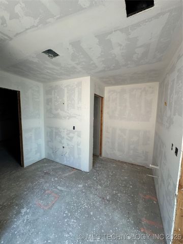 5914 E 128th Street S, Bixby, OK 74008