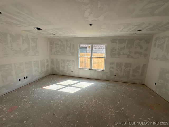 5914 E 128th Street S, Bixby, OK 74008