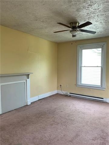 140 Mcgovern Blvd, Coraopolis, PA 15046