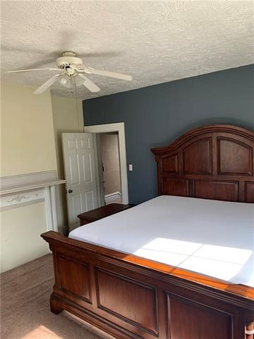 140 Mcgovern Blvd, Coraopolis, PA 15046