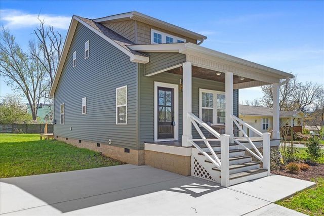 911 Indiana Avenue, Etowah, TN 37331