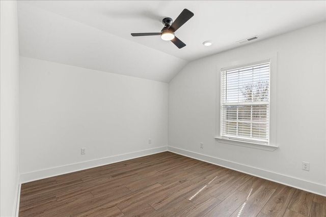 911 Indiana Avenue, Etowah, TN 37331