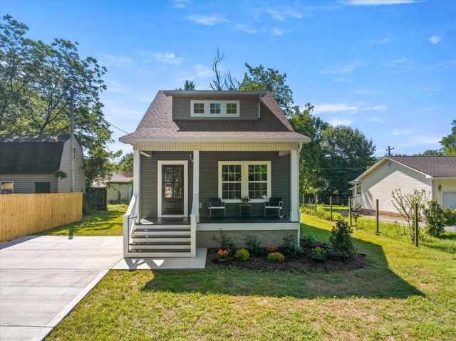 911 Indiana Avenue, Etowah, TN 37331