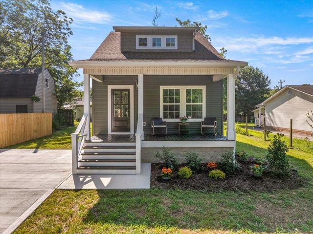 911 Indiana Avenue, Etowah, TN 37331