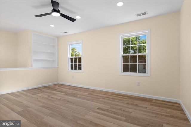 14220 FALLBROOK LN, Woodbridge, VA 22193