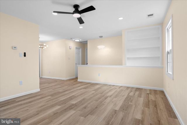 14220 FALLBROOK LN, Woodbridge, VA 22193