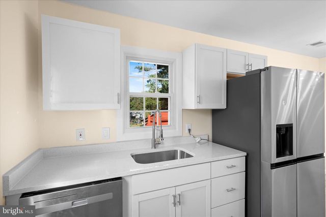 14220 FALLBROOK LN, Woodbridge, VA 22193