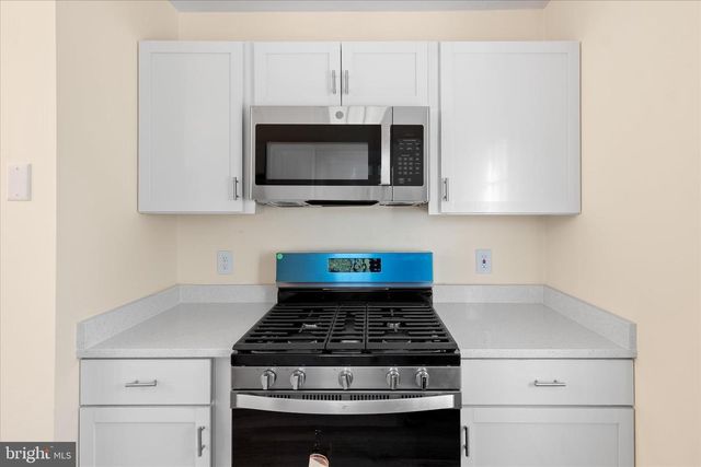 14220 FALLBROOK LN, Woodbridge, VA 22193