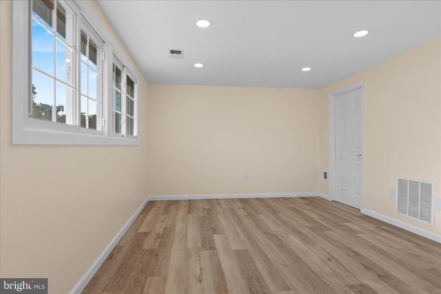 14220 FALLBROOK LN, Woodbridge, VA 22193