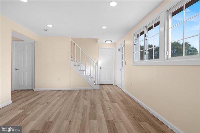 14220 FALLBROOK LN, Woodbridge, VA 22193