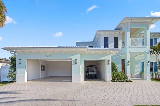 1041 Bimini Lane, West Palm Beach, FL 33404
