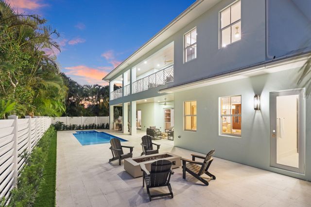 1041 Bimini Lane, West Palm Beach, FL 33404